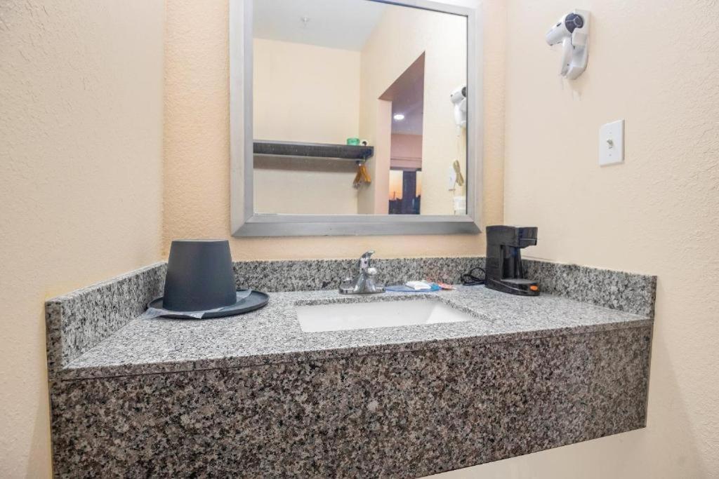 Royal Inn & Suites Adairsville Eksteriør billede